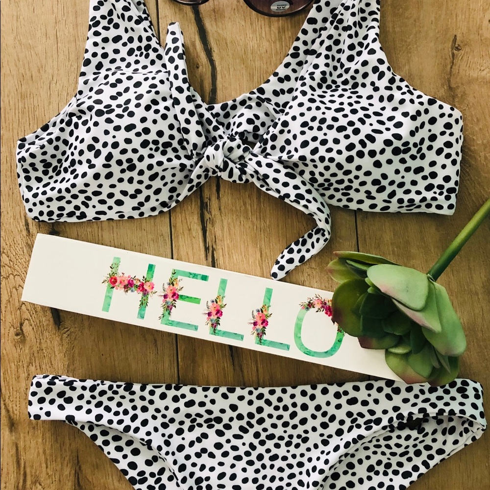Eeney Weeney Polka Dot Bikini 👙